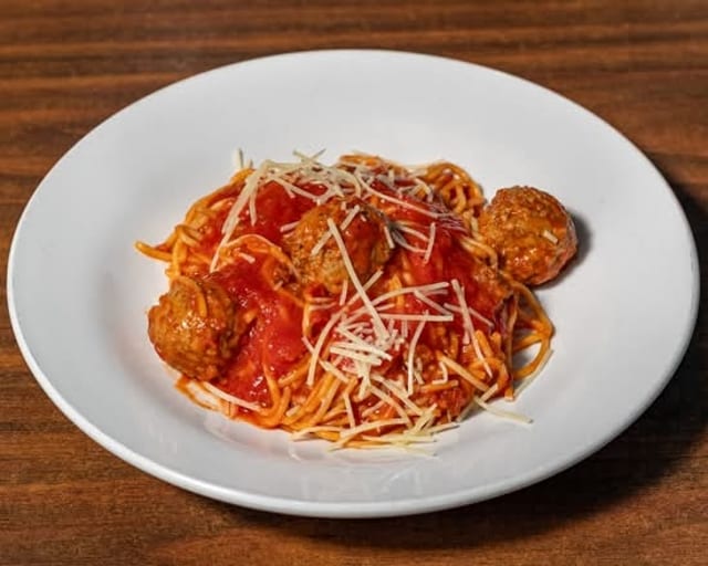 Spaghetti W/ Meat Sauce.